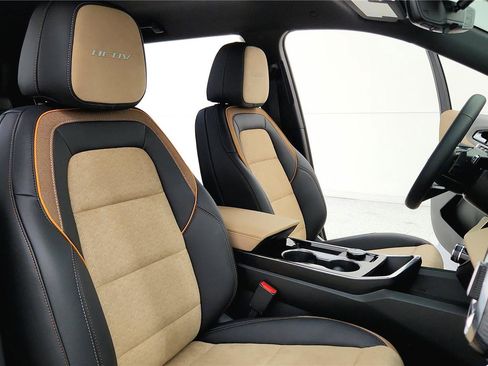 New 2026 Chevrolet Equinox ACTIV FWD image 41
