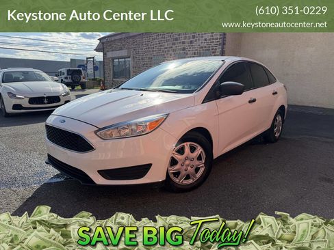 Used 2018 Ford Focus S FWD image 1