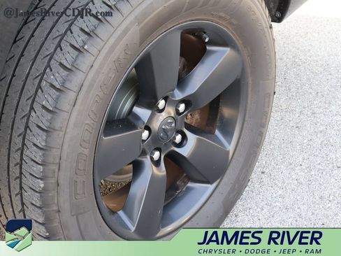 Used 2017 RAM 1500 Express w/ Black Ram 1500 Express Group RWD image 30