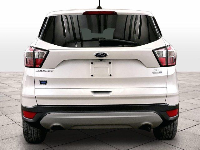 Used 2017 Ford Escape SE AWD/4WD image 4