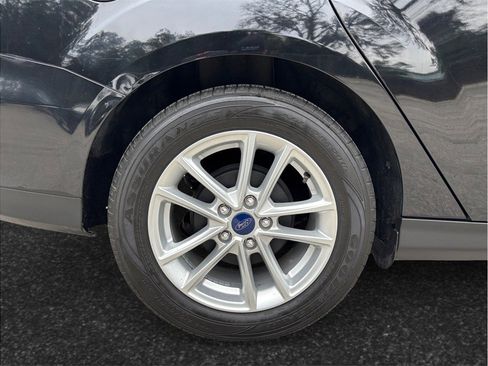 Used 2016 Ford Focus SE w/ SE Power Seat Package image 13