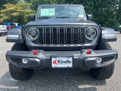 New 2025 Jeep Gladiator Rubicon w/ Convenience Group image 2