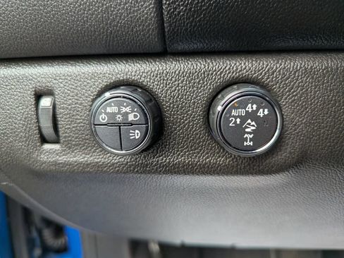 Used 2022 Chevrolet Colorado ZR2 w/ ZR2 Dusk Special Edition AWD/4WD image 22