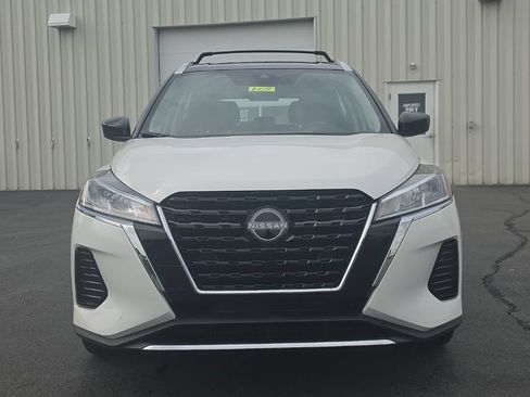 Used 2024 Nissan Kicks SV w/ Interior Electronics Package FWD image 2