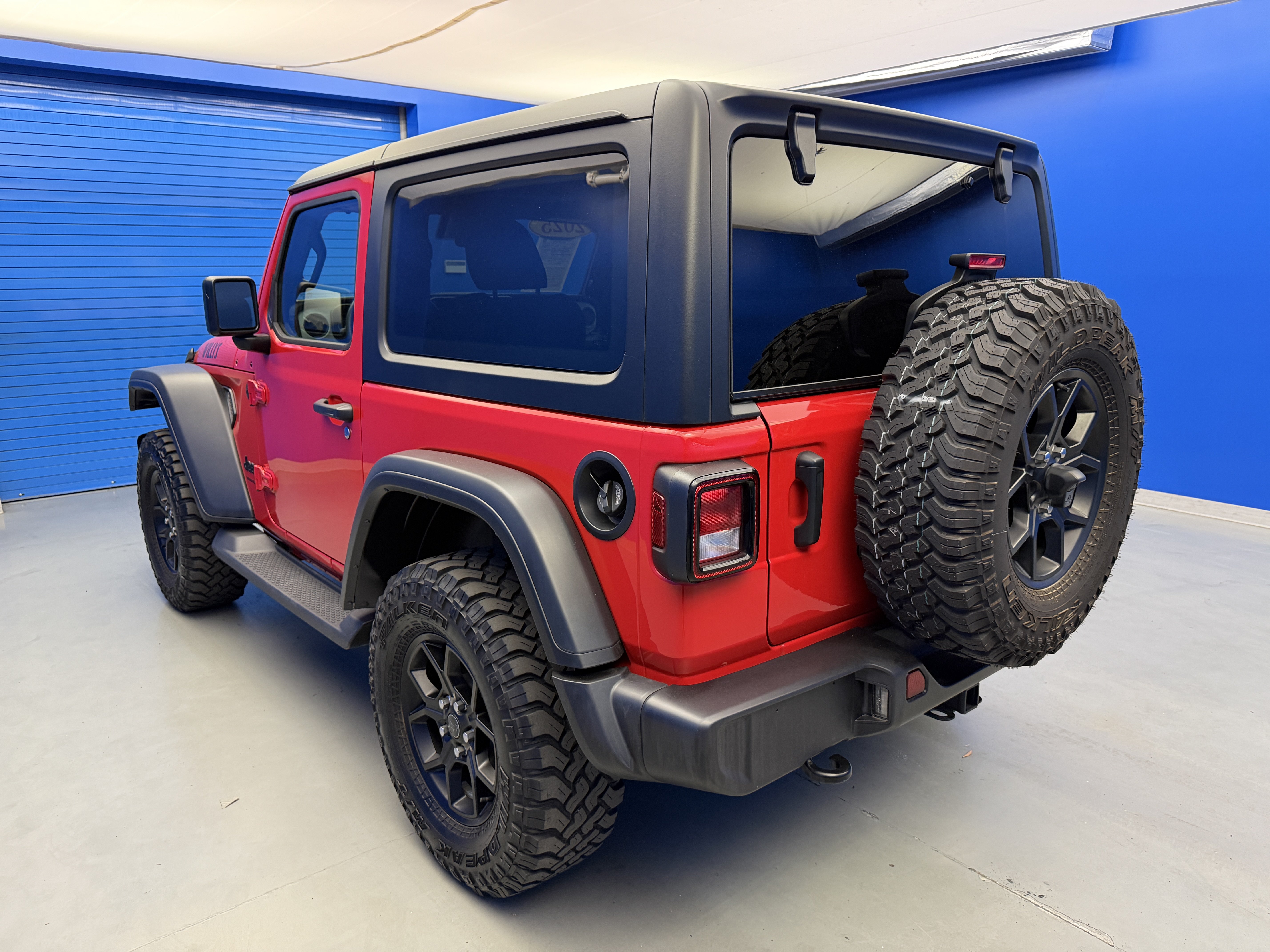 Used 2025 Jeep Wrangler Sport AWD/4WD image 5