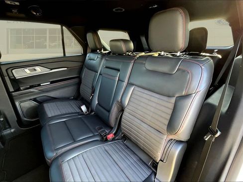 New 2026 Ford Explorer ST-Line w/ ST-Line Street Pack image 27