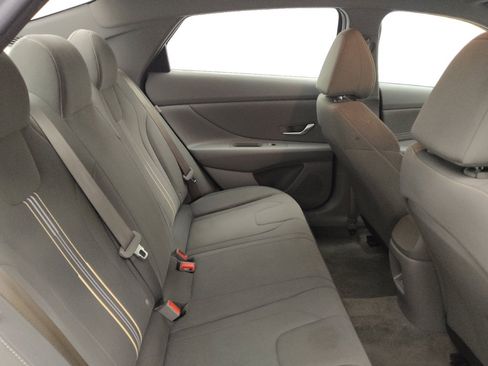 Used 2025 Hyundai Elantra SEL FWD image 19