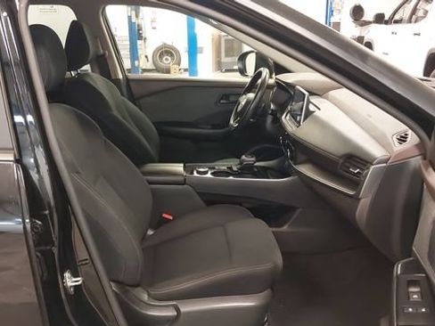 Used 2023 Nissan Rogue S AWD/4WD image 34