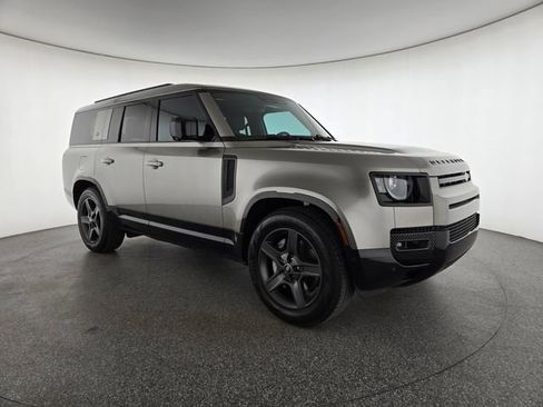 Used 2024 Land Rover Defender 130 X-Dynamic SE AWD/4WD image 15