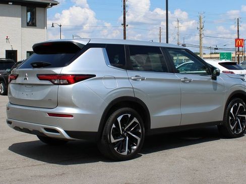 Used 2022 Mitsubishi Outlander SE image 49