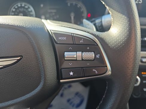 Used 2025 Genesis G70 2.5T image 24