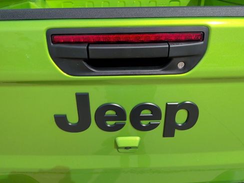 New 2025 Jeep Gladiator Sport image 43