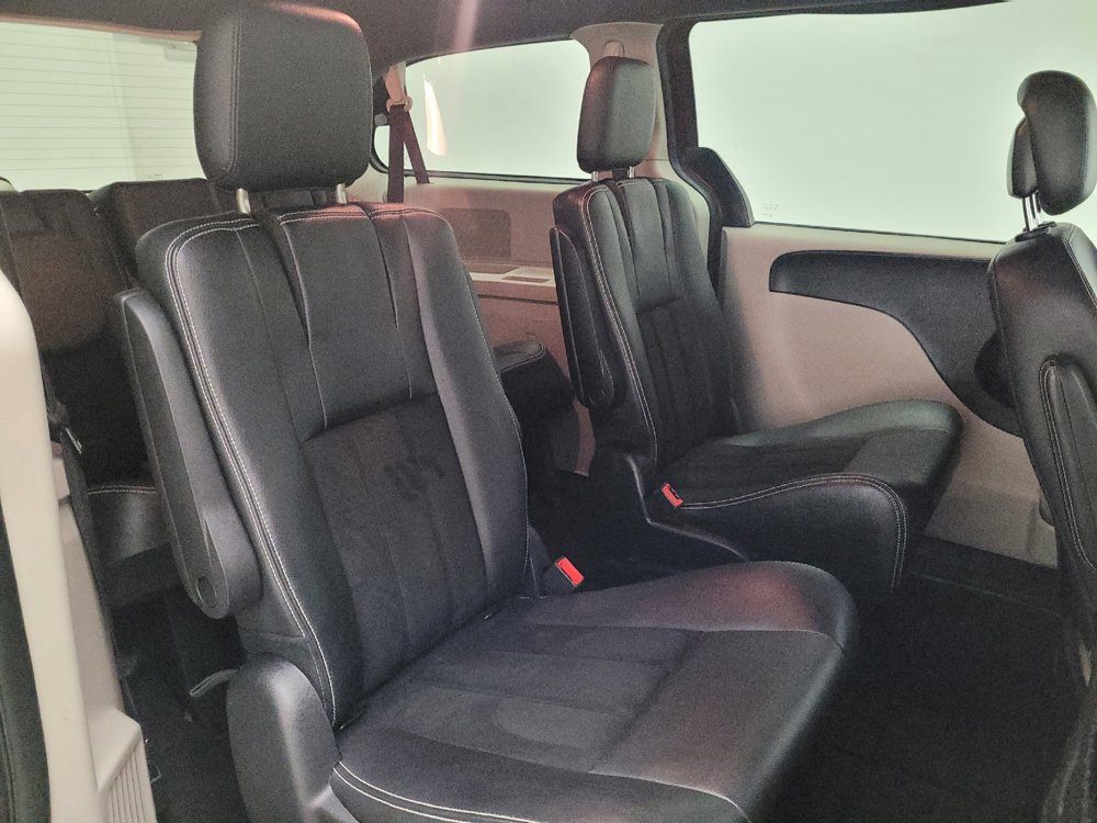 Used 2019 Dodge Grand Caravan SXT FWD image 19