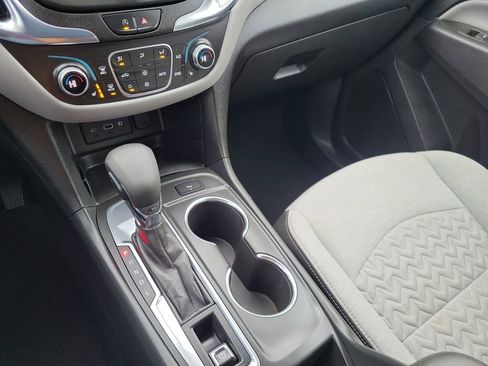 Used 2022 Chevrolet Equinox LT FWD image 32