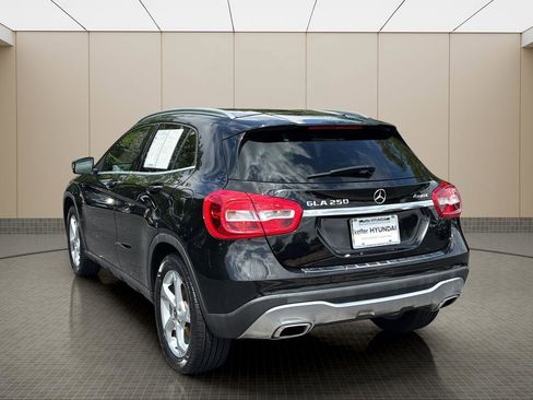 Used 2018 Mercedes-Benz GLA 250 4MATIC image 3