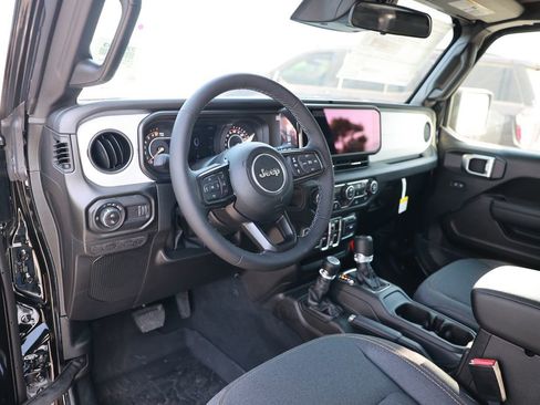 New 2026 Jeep Gladiator Sport AWD/4WD image 11