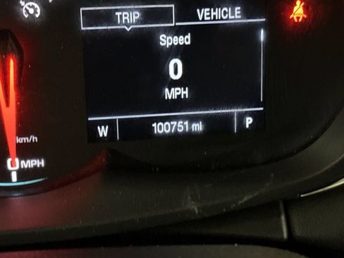 Used 2021 Chevrolet Trax LT FWD image 13