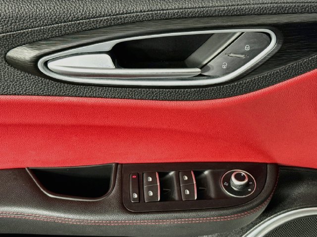 Used 2018 Alfa Romeo Giulia RWD image 21