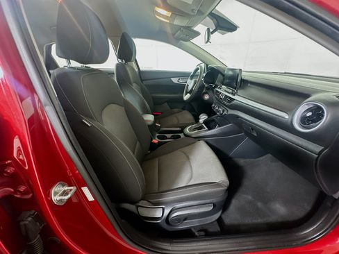 Used 2024 Kia Forte LXS FWD image 29