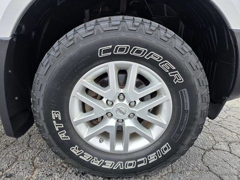 Used 2015 Nissan Frontier SV w/ SV Value Truck Package image 25