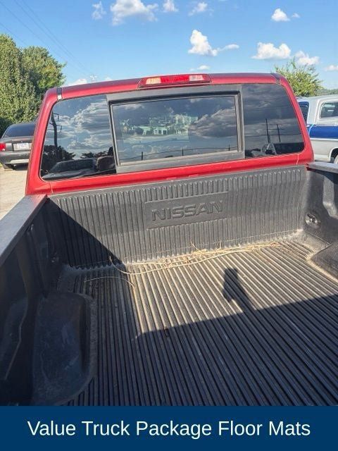 Used 2015 Nissan Titan SV w/ SV Value Truck Package AWD/4WD image 10