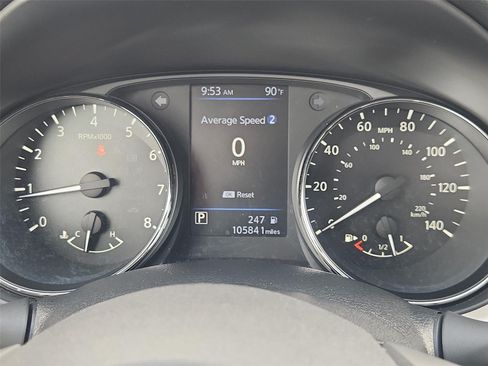Used 2019 Nissan Rogue Sport SV FWD image 12
