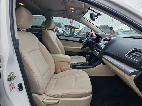 Used 2017 Subaru Outback 2.5i Premium image 10