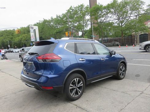 Used 2020 Nissan Rogue SV w/ Premium Package AWD/4WD image 4