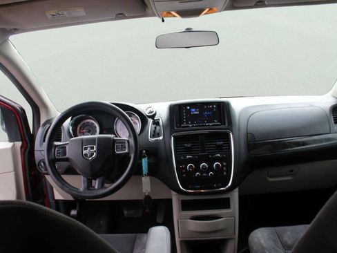 Used 2015 Dodge Grand Caravan SE w/ Quick Order Package 29E SE FWD image 7