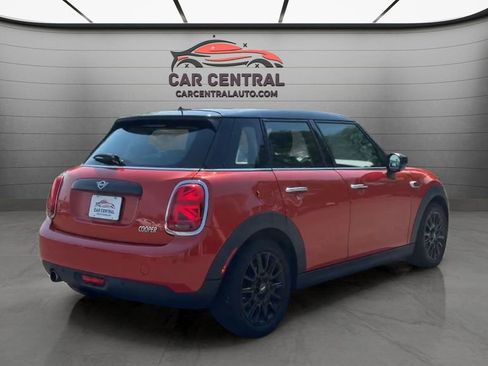 Used 2020 MINI Cooper 4-Door Hardtop w/ Storage Package FWD image 6