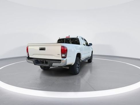 Used 2020 Toyota Tacoma SR5 RWD image 8