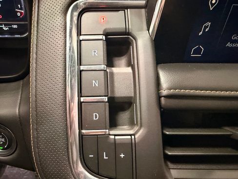 Used 2024 GMC Yukon XL AT4 w/ AT4 Premium Plus Package AWD/4WD image 40