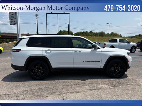Used 2023 Jeep Grand Cherokee L Laredo RWD image 4