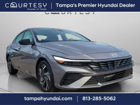 Certified 2025 Hyundai Elantra Sport w/ Cargo Package image 4