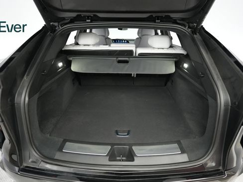 Used 2024 Cadillac Lyriq Sport RWD image 8