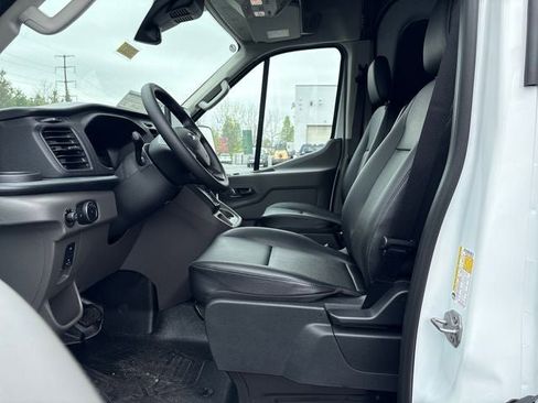 New 2026 Ford Transit 250 148 Medium Roof RWD image 10