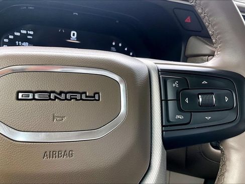 Used 2023 GMC Yukon Denali AWD/4WD image 26