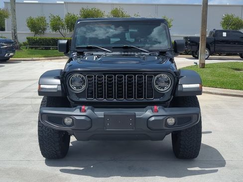 Used 2024 Jeep Wrangler Unlimited Rubicon AWD/4WD image 2