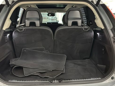 Used 2025 Volvo XC90 B6 Plus image 30