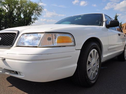 Used 2006 Ford Crown Victoria Police Interceptor RWD image 2