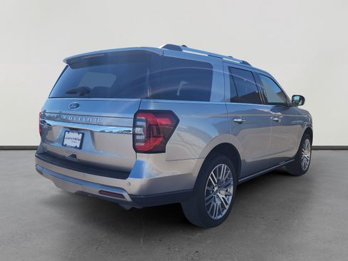 Used 2024 Ford Expedition Limited image 5
