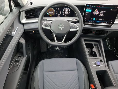 New 2026 Volkswagen Tiguan SE AWD/4WD image 7