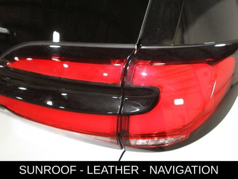 New 2027 Chrysler Pacifica Limited AWD/4WD image 30