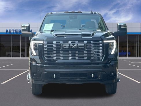 Used 2025 GMC Sierra 3500 Denali Ultimate AWD/4WD image 9