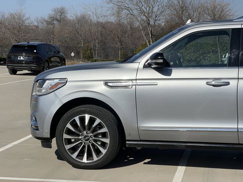 Used 2021 Lincoln Navigator Reserve image 5