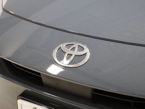 Used 2024 Toyota Prius Prime FWD image 12