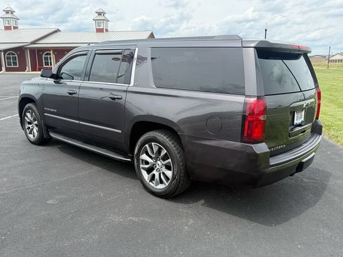Used 2016 Chevrolet Suburban LT w/ Luxury Package AWD/4WD image 7