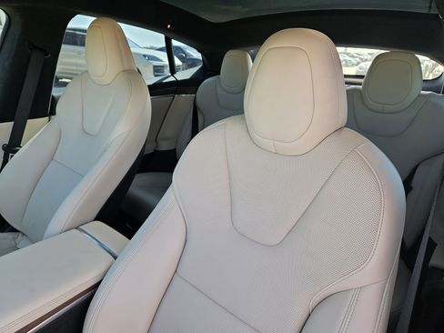 Used 2022 Tesla Model S image 6