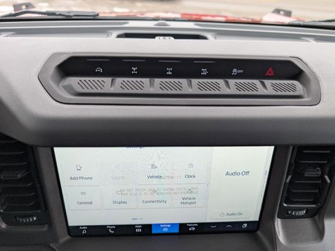 Used 2025 Ford Bronco Badlands AWD/4WD image 17