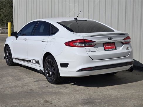 Used 2018 Ford Fusion SE w/ Equipment Group 201A image 10